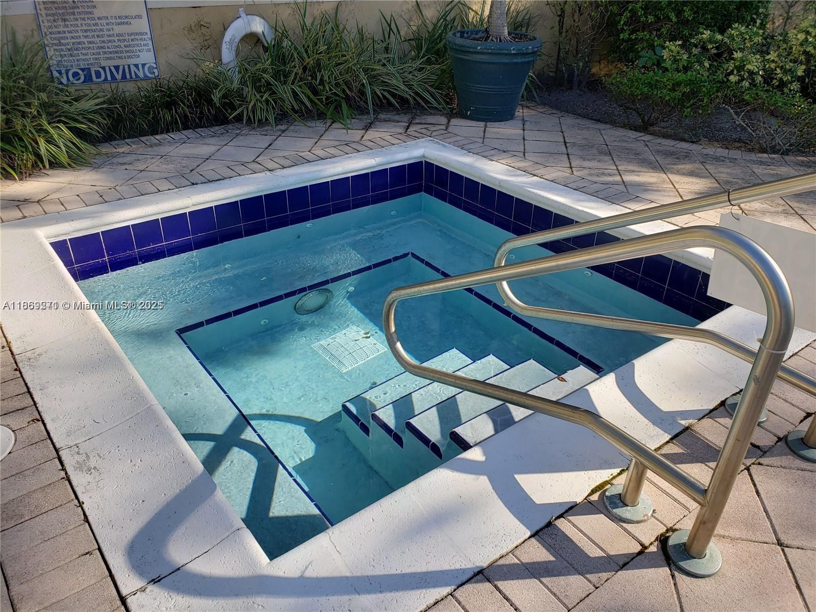 SAVANNAH AT RIVERSIDE CON - Residential Lease