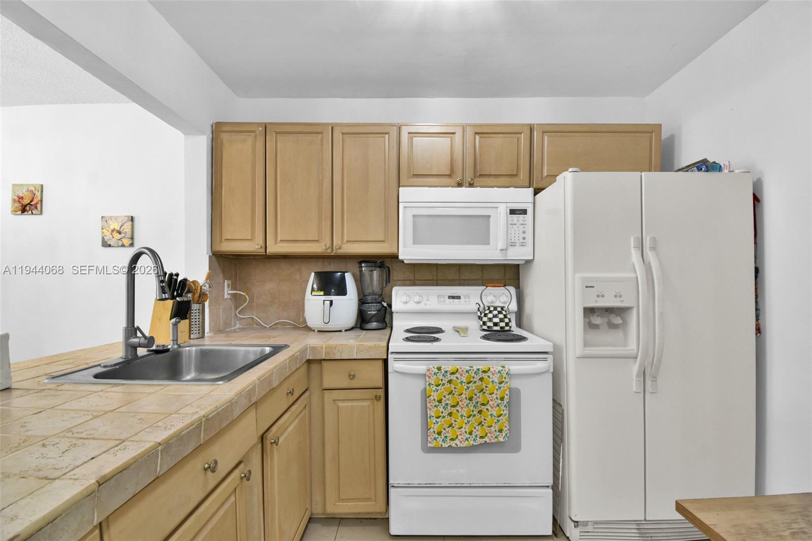 3527 NE 168th St 203