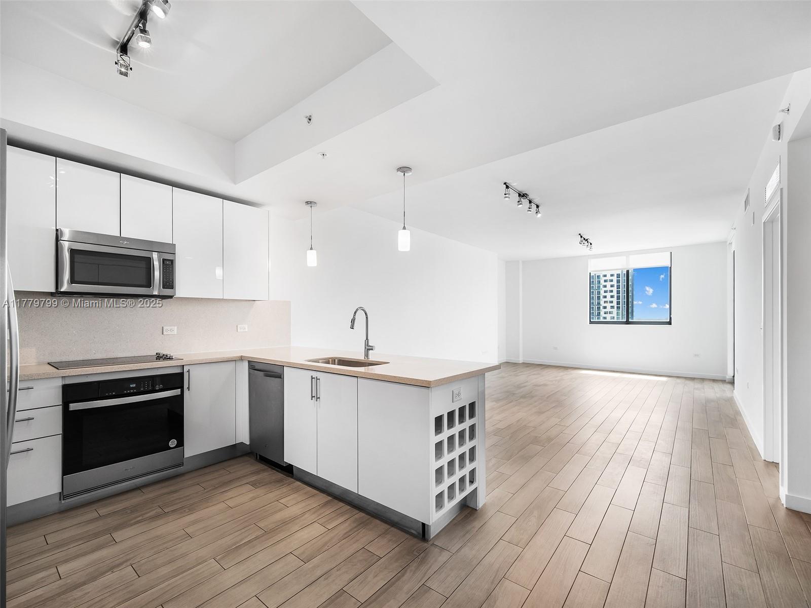 Property for Sale at 999 Sw 1st Ave 2213, Miami, Broward County, Florida - Bedrooms: 1 
Bathrooms: 1  - $505,000