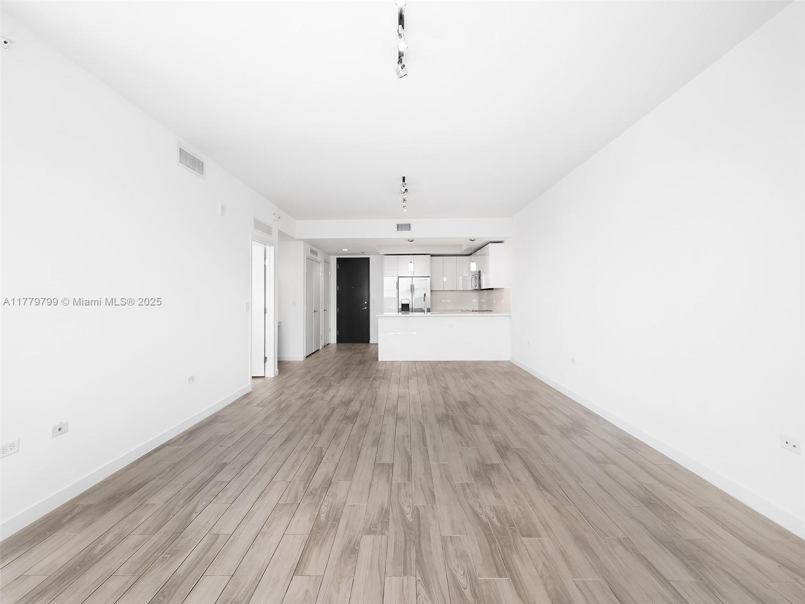NINE AT MARY BRICKELL VIL - Residential