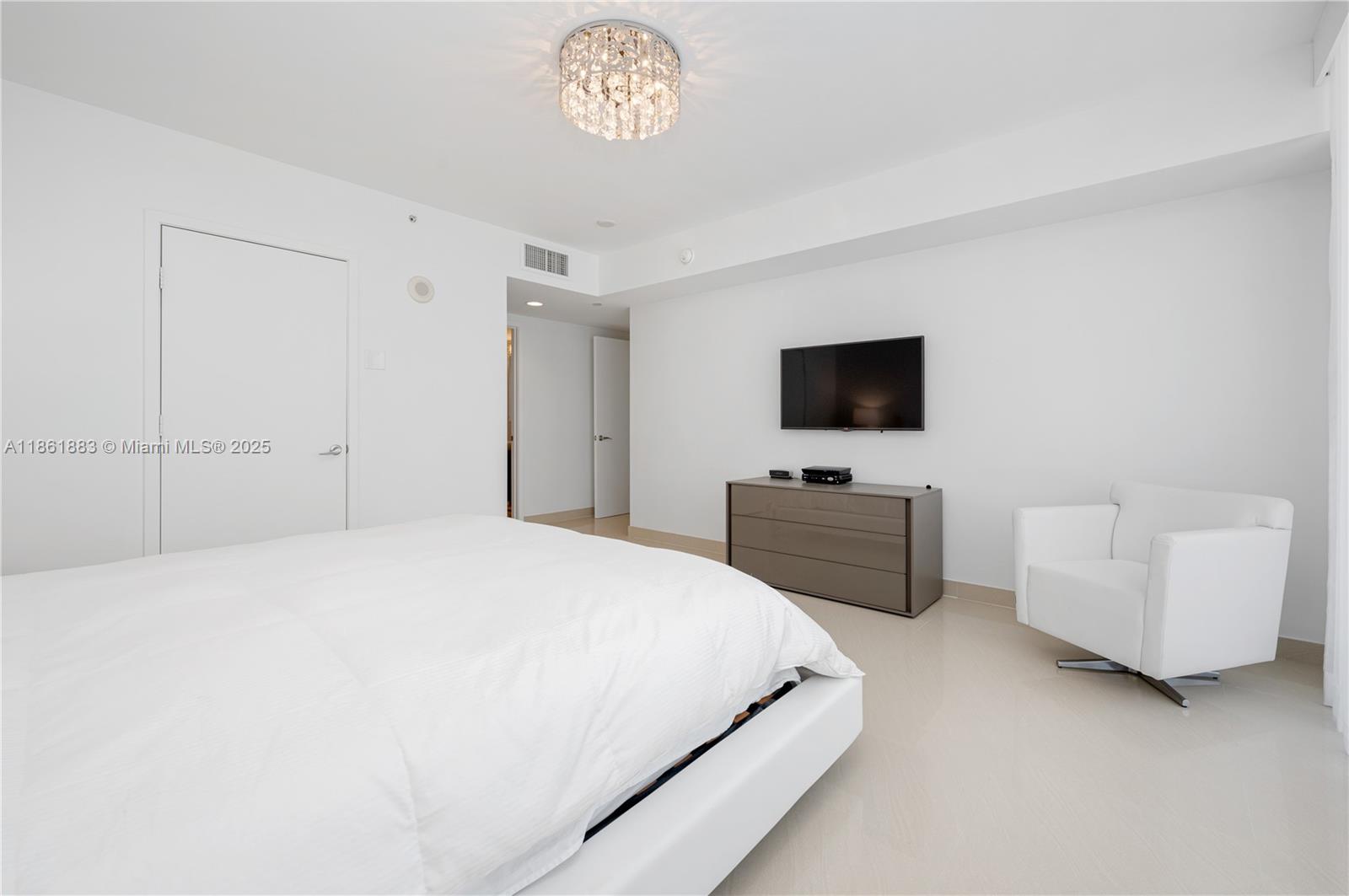 MEI CONDO - Residential Lease