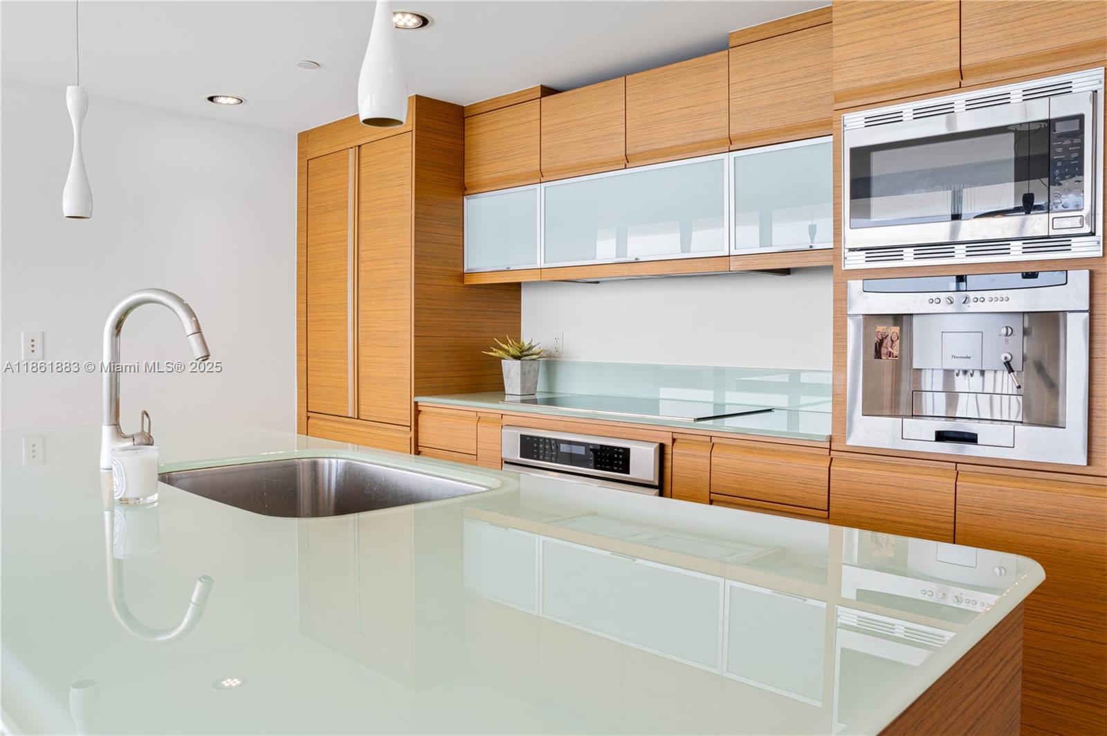 MEI CONDO - Residential Lease