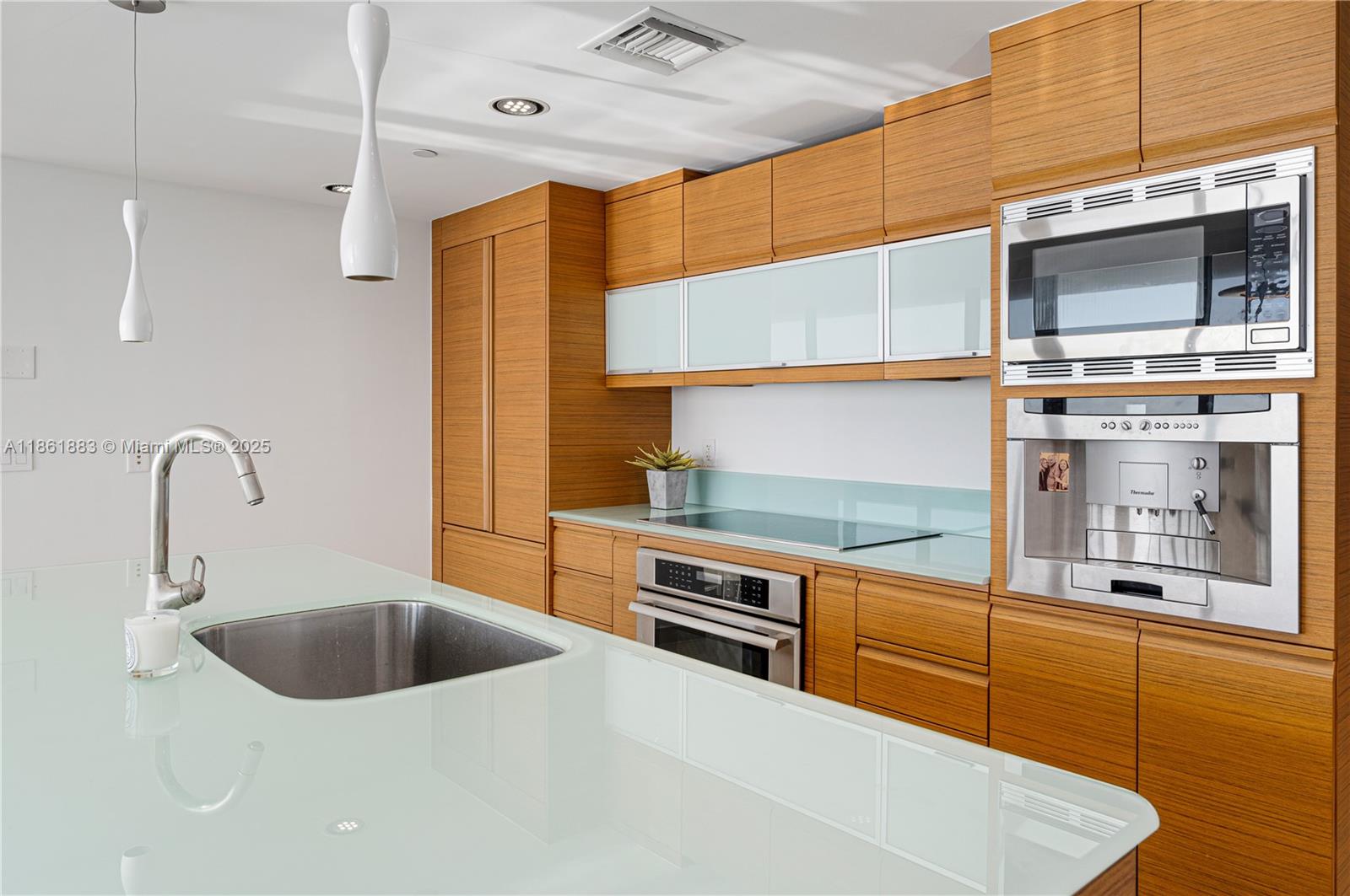 MEI CONDO - Residential Lease