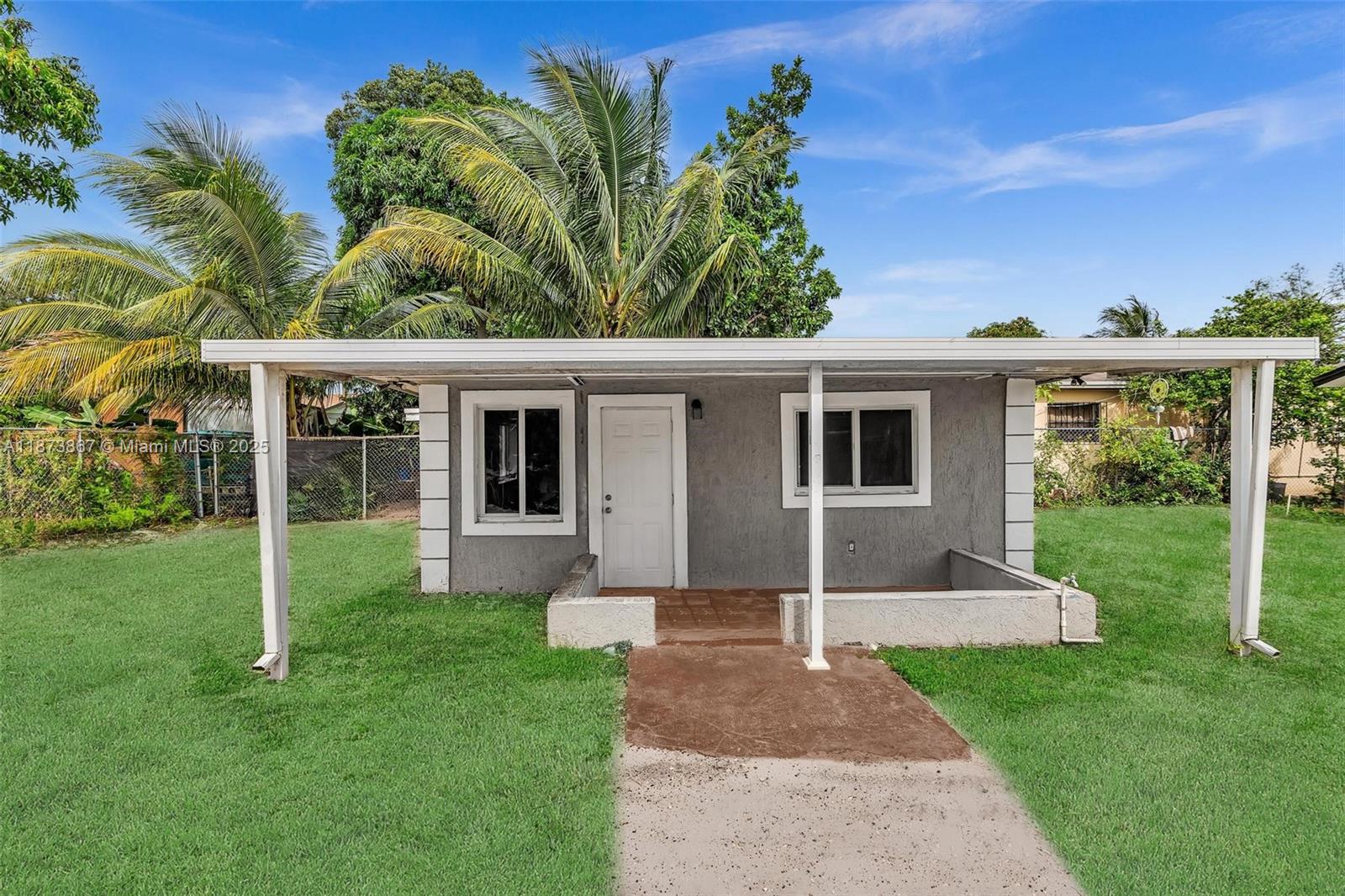 Cozy 2 bedroom 1 bathroom available for rent. water included in rent amount. in-unit washer/dryer, central a/c, impact windows and door, tile flooring. great location near grocery stores, shopping plaza and interstate i95. perfect for small families, couples or professionals.