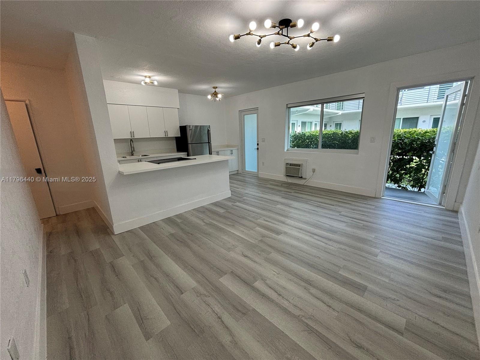 Rental Property at 9270 E Bay Harbor Dr 4A, Bay Harbor Islands, Miami-Dade County, Florida - Bedrooms: 1 
Bathrooms: 2  - $2,100 MO.