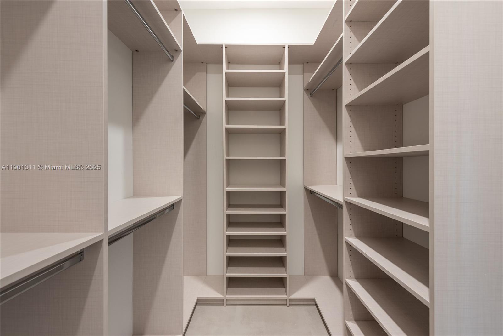 BRICKELL HAMMOCK UN 1 - Residential
