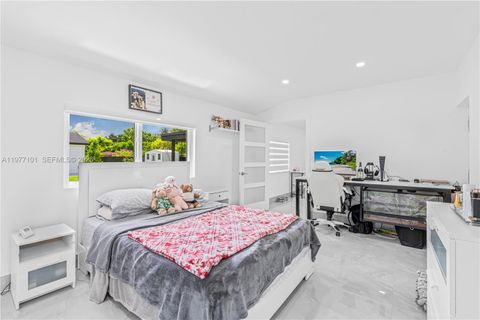 Tiny photo for 22601 SW 127th Ave, Miami, FL 33170 (MLS # A11977101)