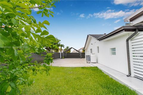 Tiny photo for 22601 SW 127th Ave, Miami, FL 33170 (MLS # A11977101)