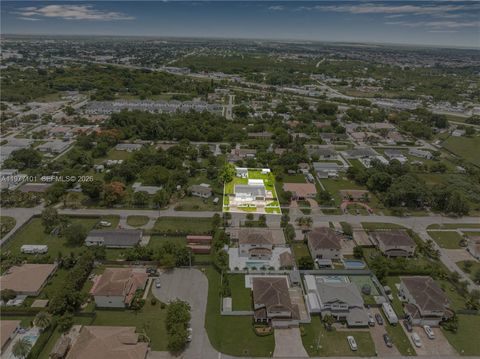 Tiny photo for 22601 SW 127th Ave, Miami, FL 33170 (MLS # A11977101)