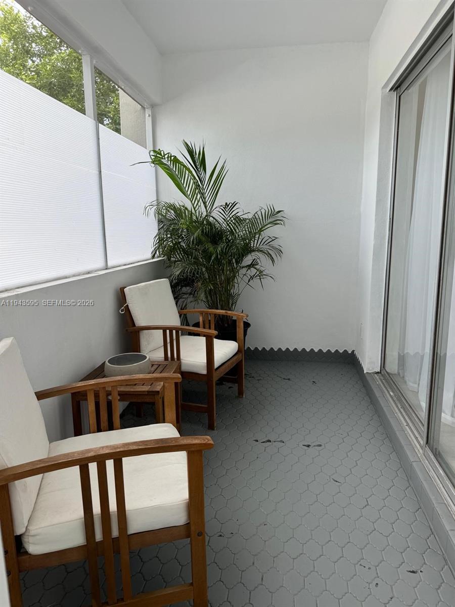 THIRD GULFSTREAM GARDEN - Residential