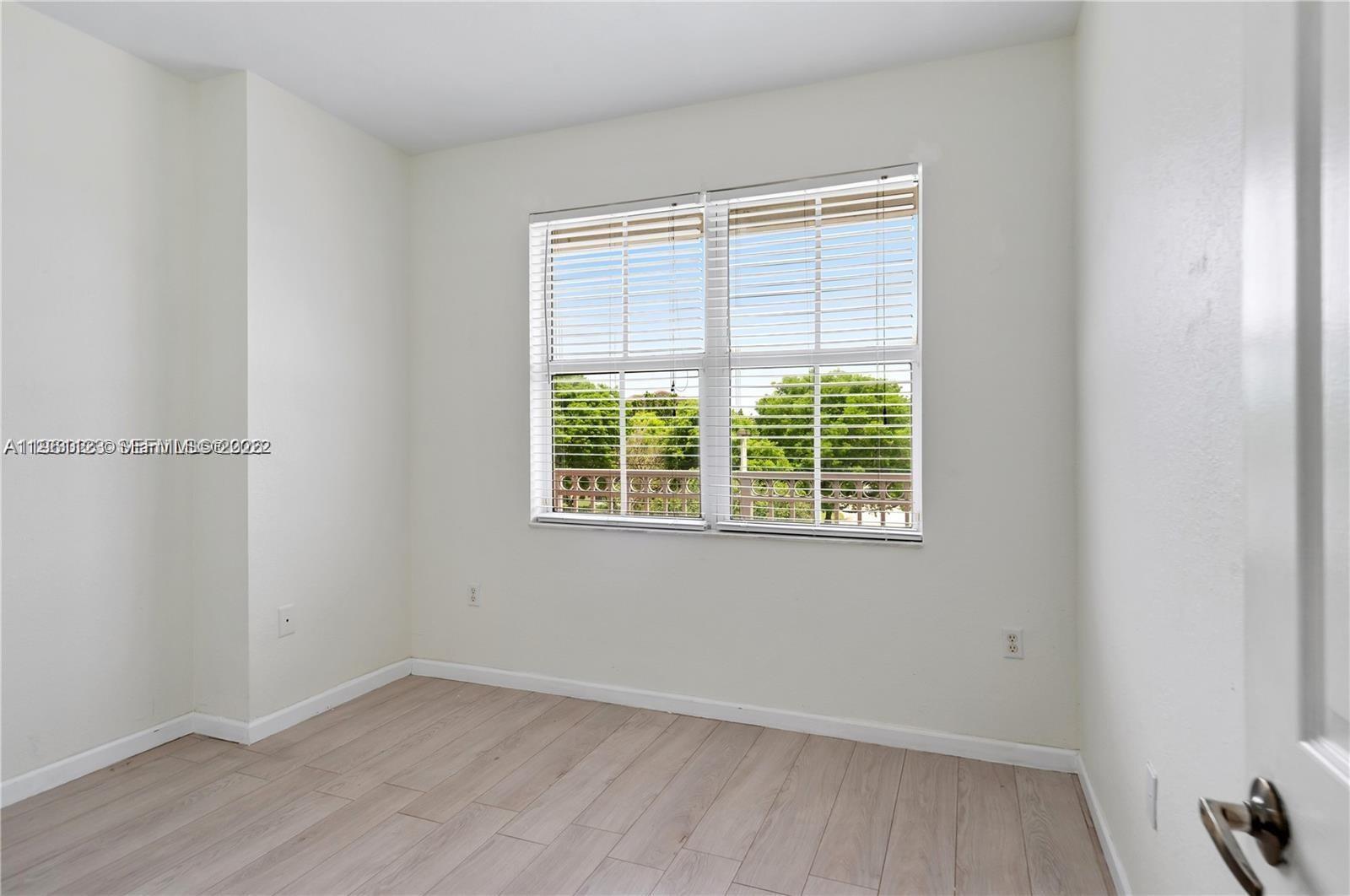 PROMENADE SHORES AT DORAL - Residential