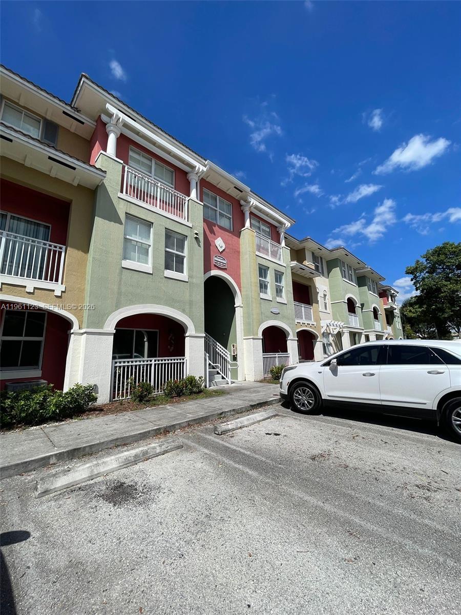 PROMENADE SHORES AT DORAL - Residential