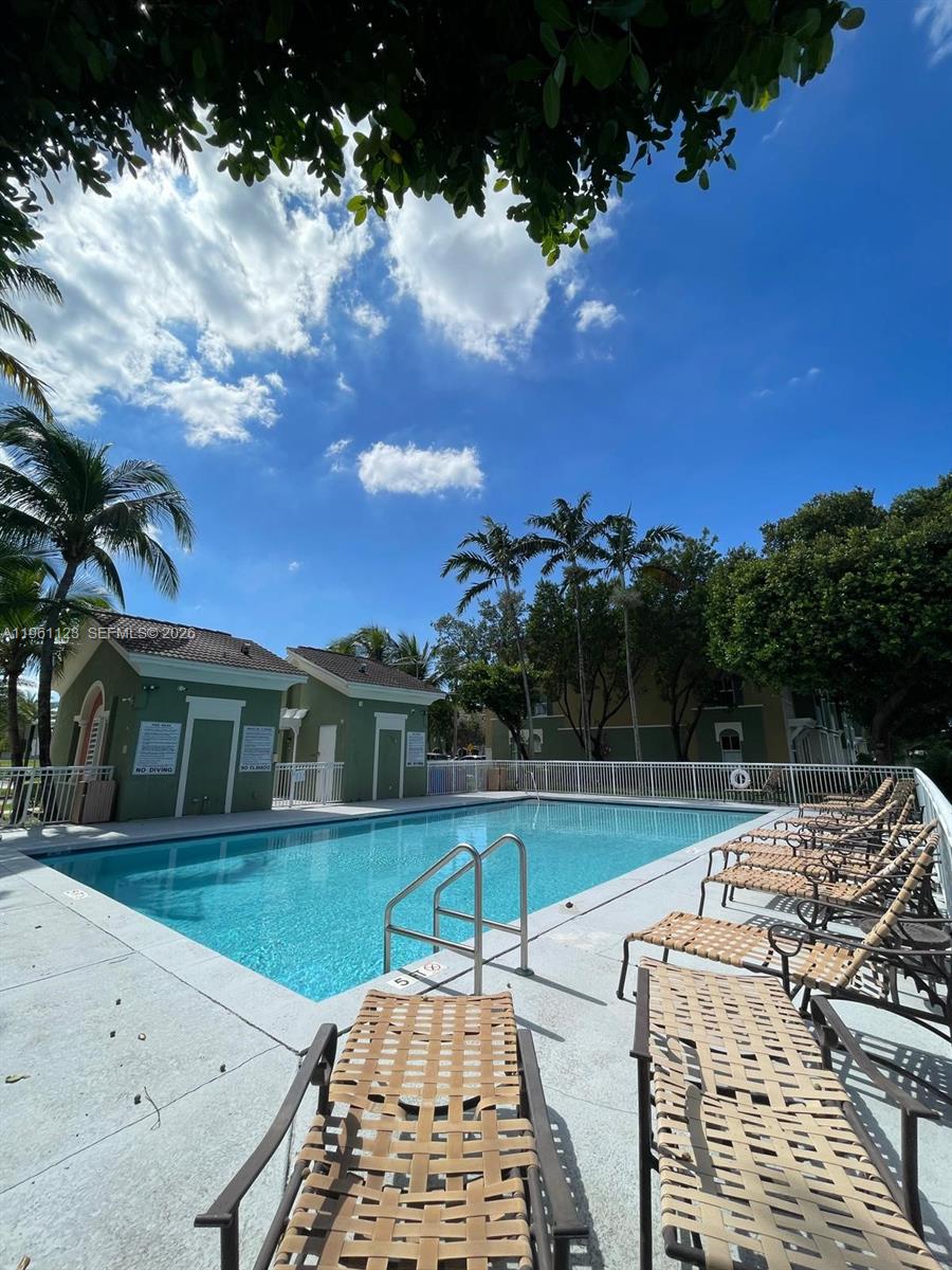 PROMENADE SHORES AT DORAL - Residential