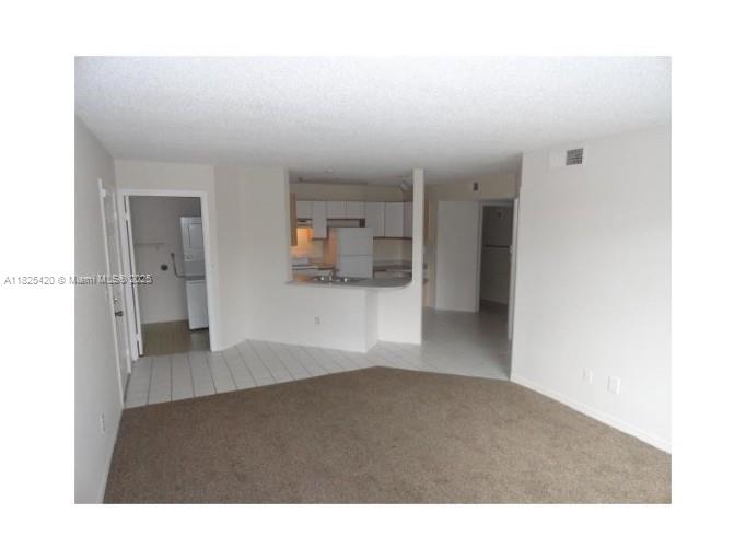 WINDWARD LAKES CONDO - Residential