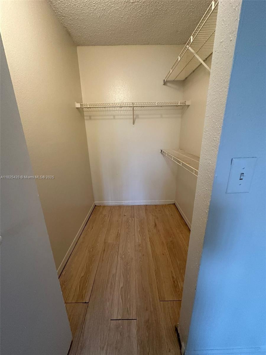 WINDWARD LAKES CONDO - Residential