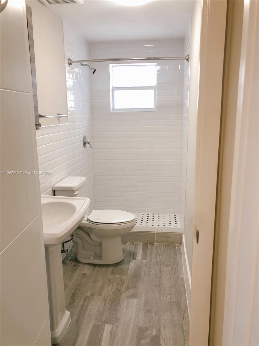 C GAB DOUGLAS SEC - Residential Lease