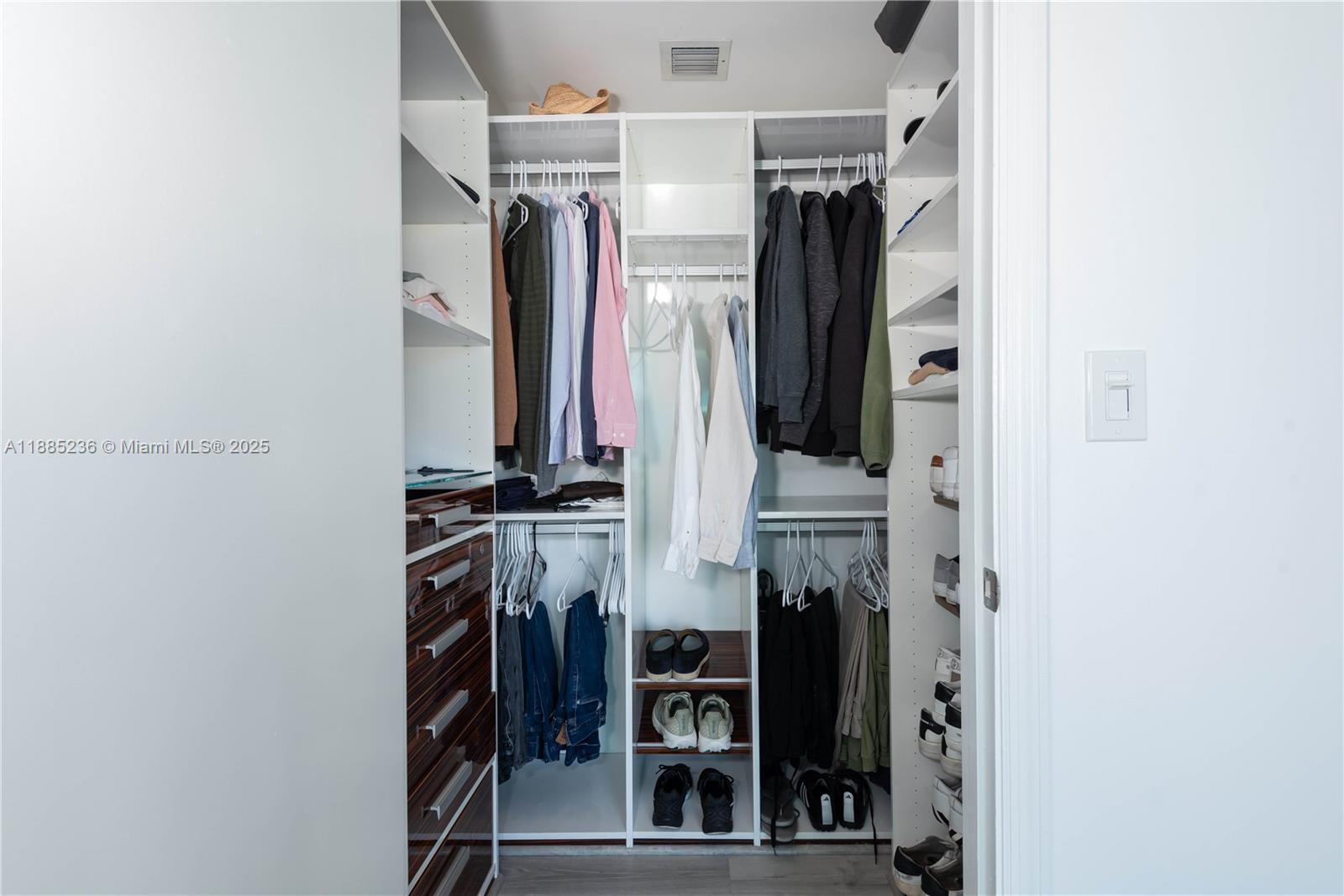 500 BRICKELL WEST CONDO - Residential