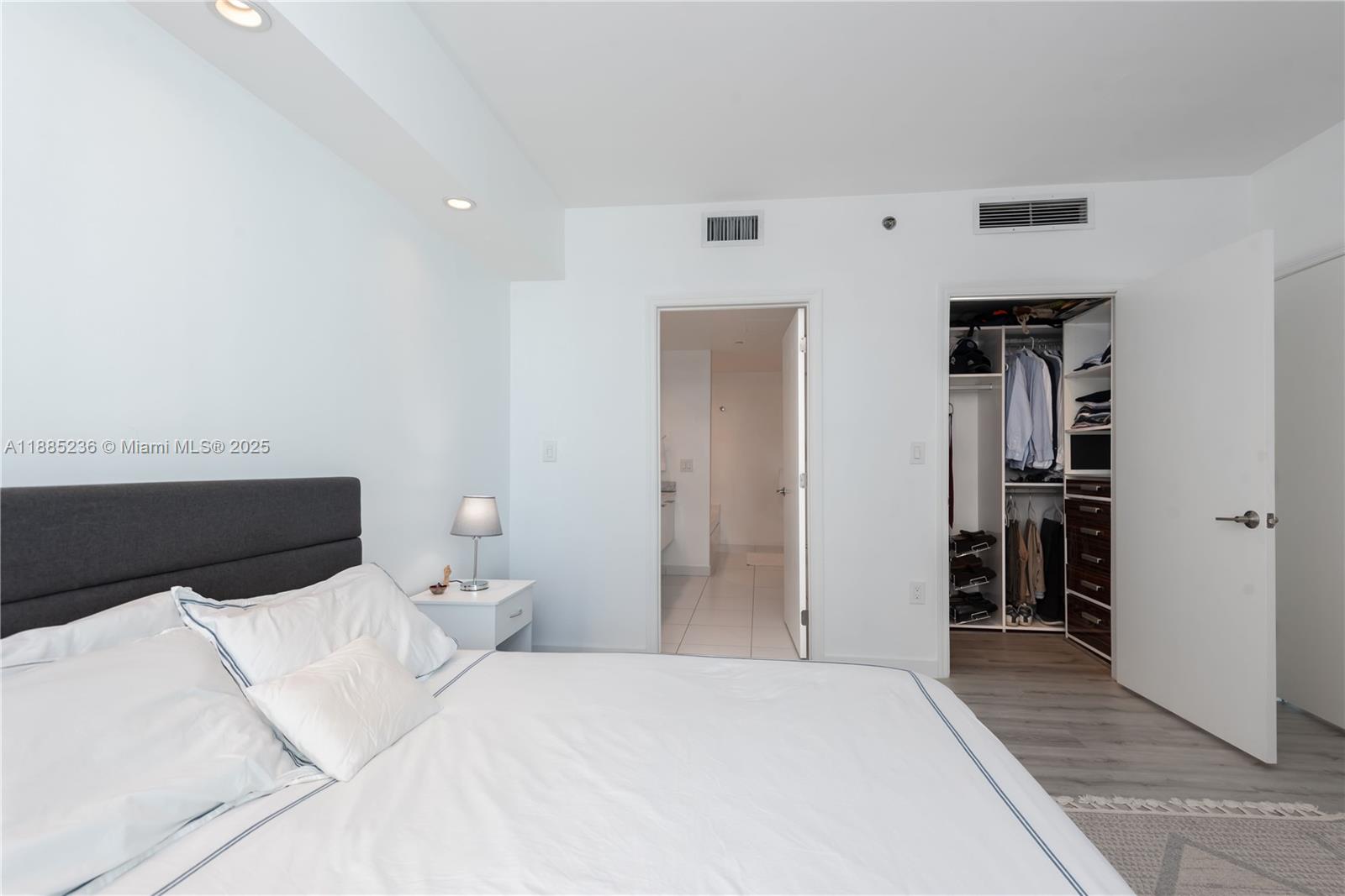 500 BRICKELL WEST CONDO - Residential