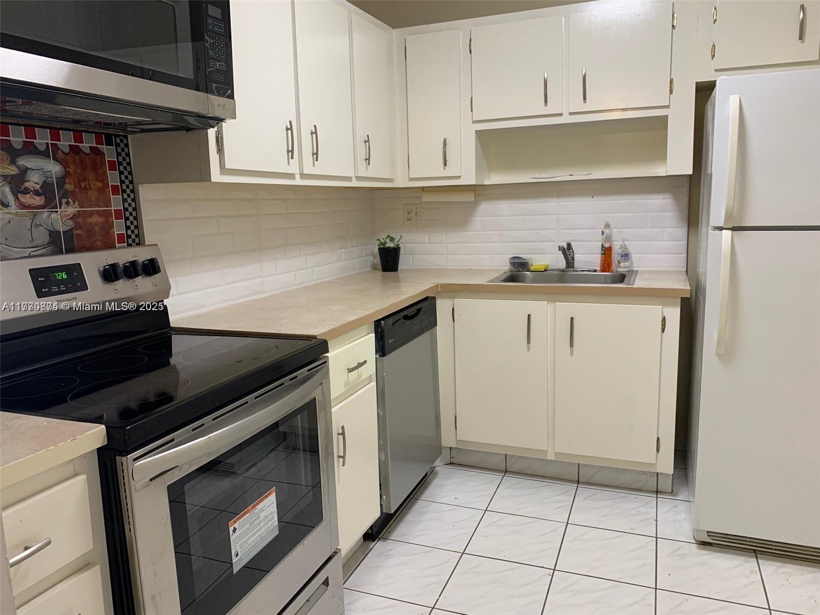 OLYMPUS CONDO PHASE - Residential