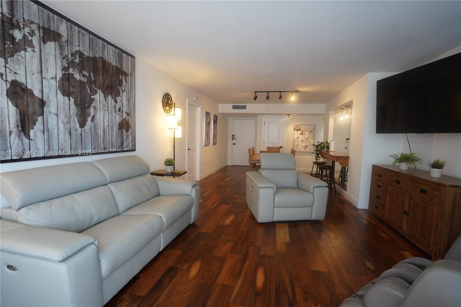 18031 Biscayne Blvd 1502, Aventura, Miami-Dade County, Florida - 2 Bedrooms  
2 Bathrooms - 