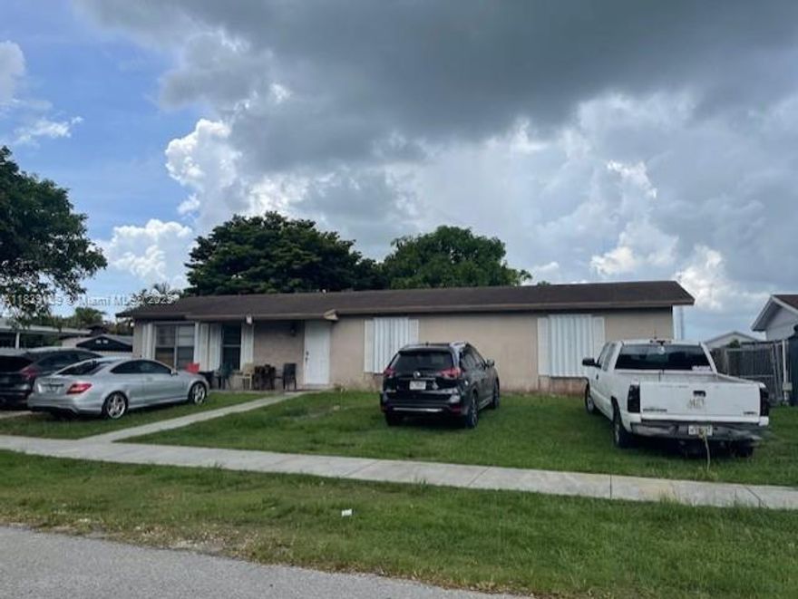 WELL KEEP 4 BEDROOM, 2 BATHROOM HOME. LOCATED IN A CURL DE SACK IN A GREAT NEIGHBORHOOD, ONE BLOCK FROM SCHOOL, OVER SIZE LOT, ACCORDION HURRICANE WINDOWS SHUTTER, FENCE, WASHER AND DRYER, STOVE, REFRIGERATOR. CLOSE TO SHOPPING, RESTAURANT, TURNPIKE. TENANT OCCUPIED. A MUST SEE.
PLEASE, CALL FOR SHOWING.