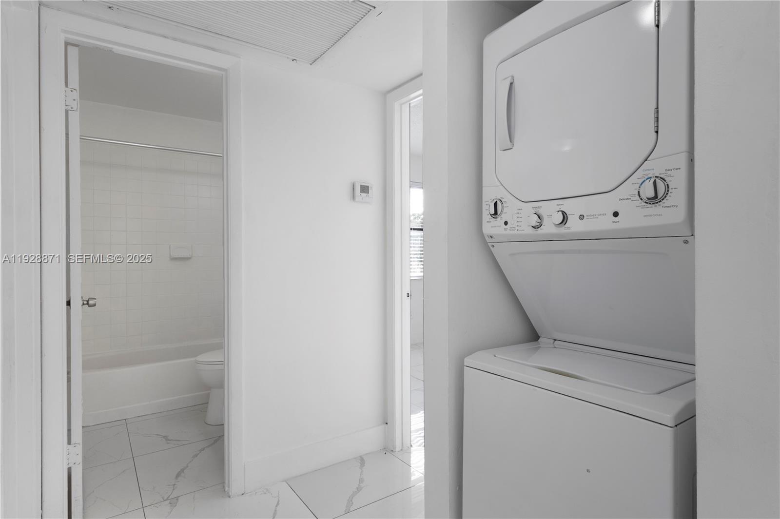 LAGO GRANDE CONDO THREE B - Residential