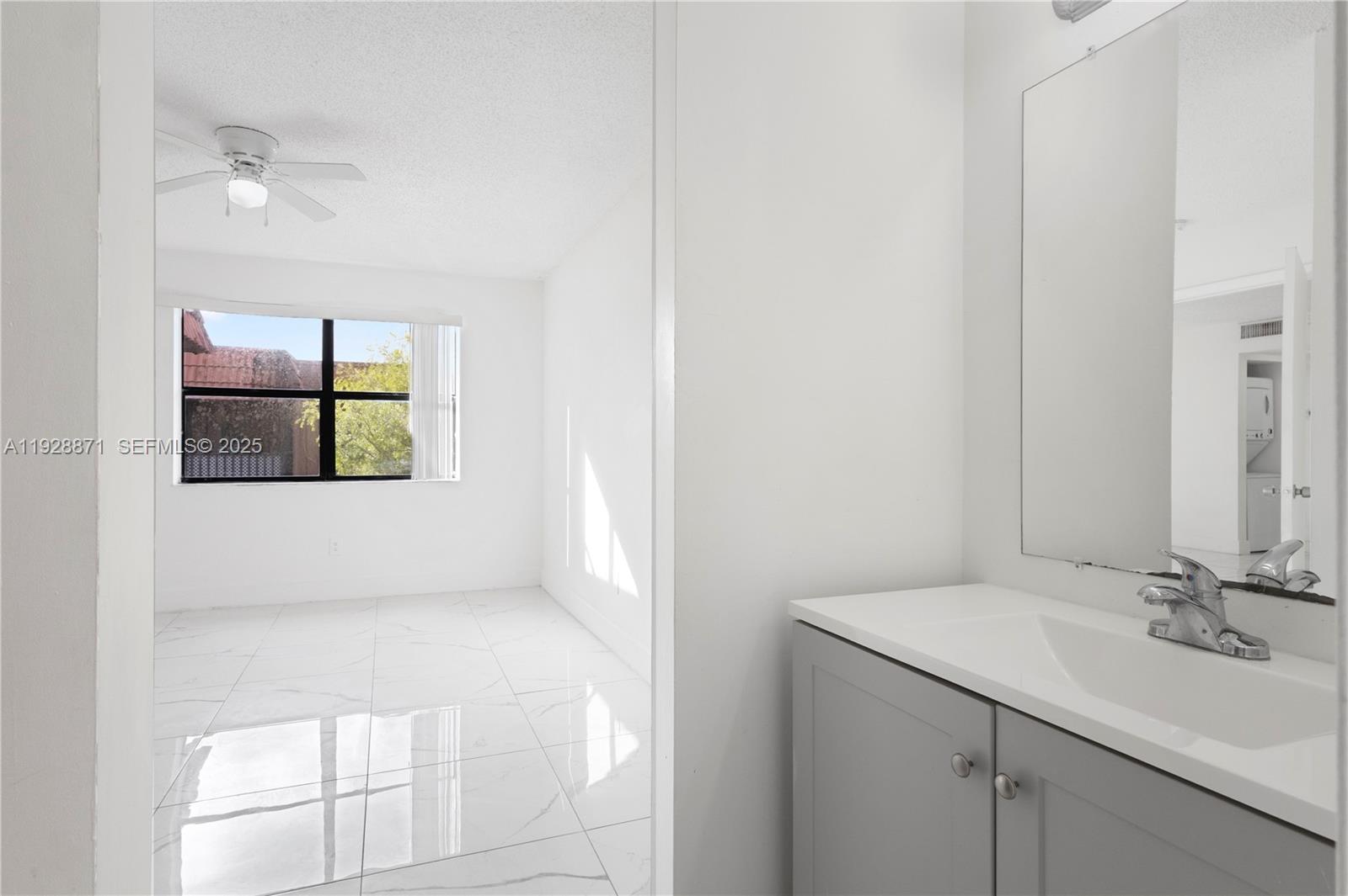 LAGO GRANDE CONDO THREE B - Residential