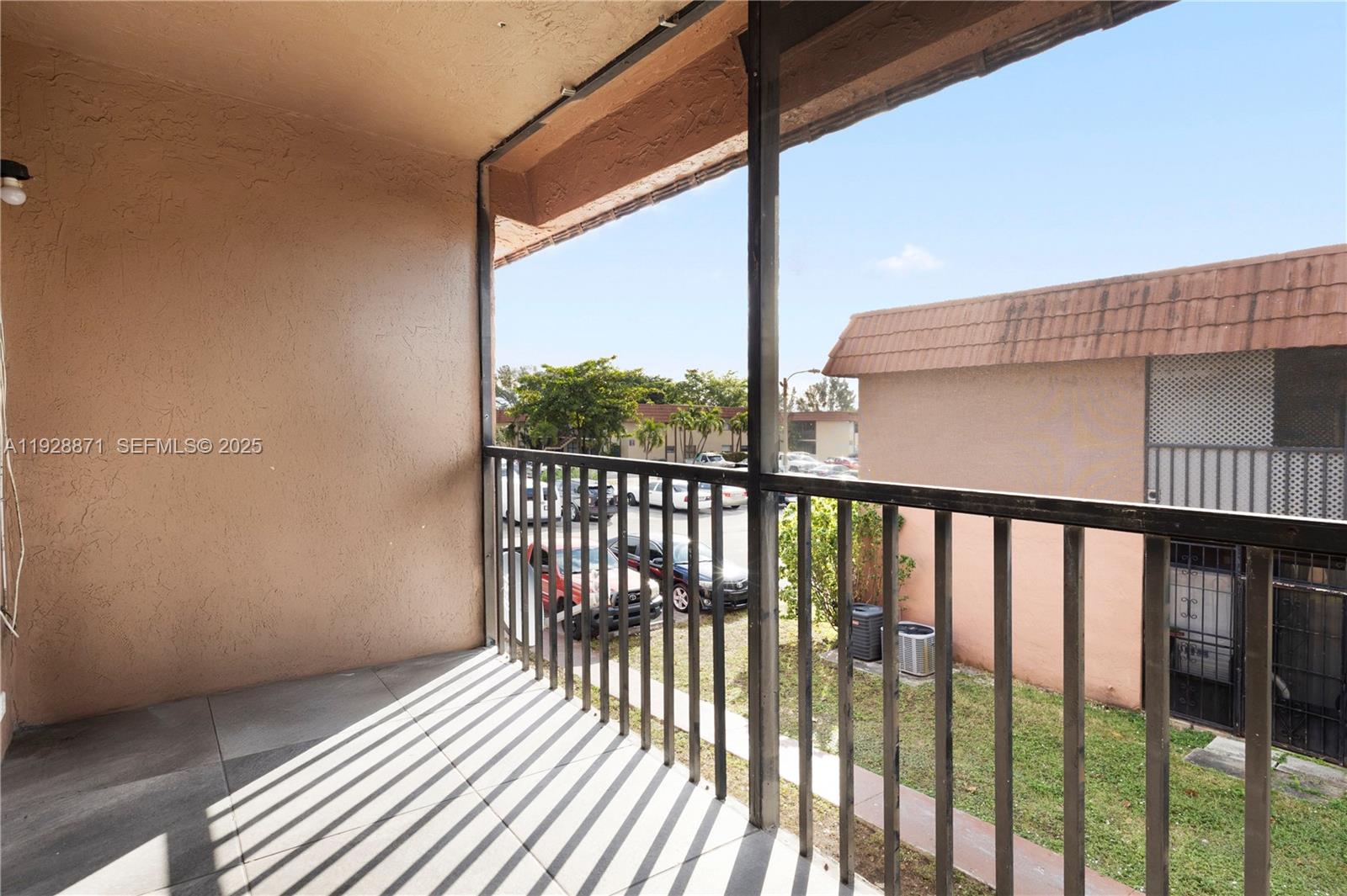 LAGO GRANDE CONDO THREE B - Residential