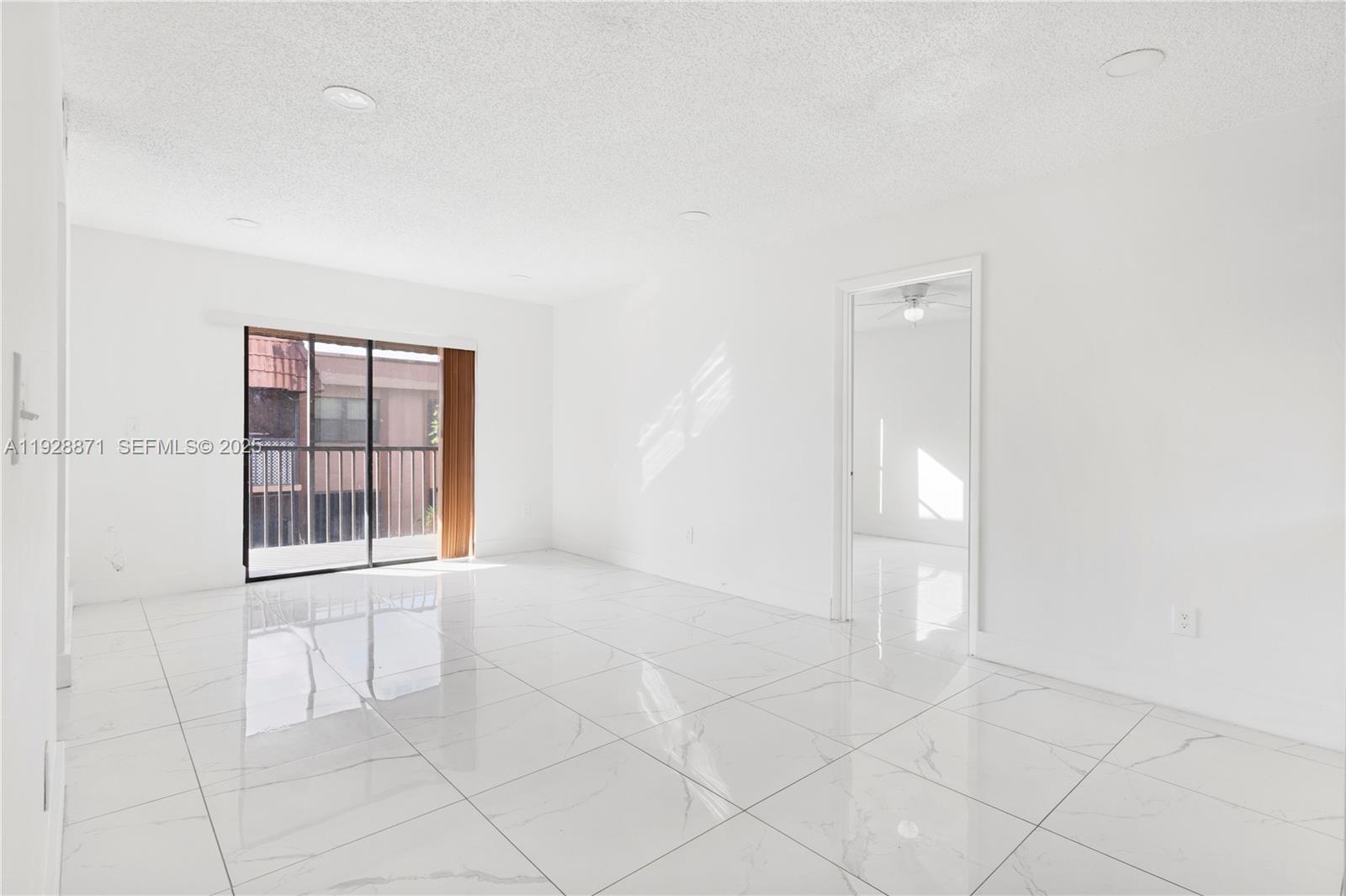 LAGO GRANDE CONDO THREE B - Residential