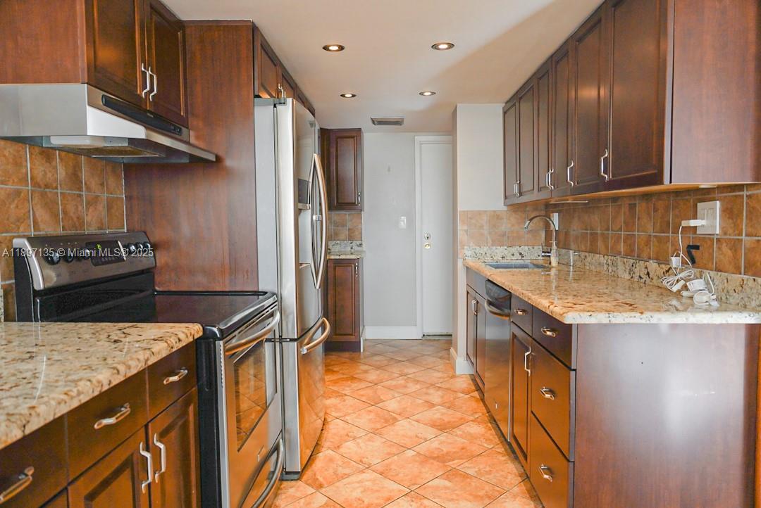 LAKE POINT TOWER CONDOMIN - Residential Lease