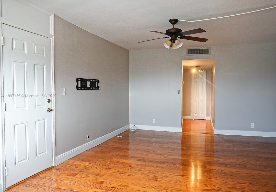 LAKE POINT TOWER CONDOMIN - Residential Lease
