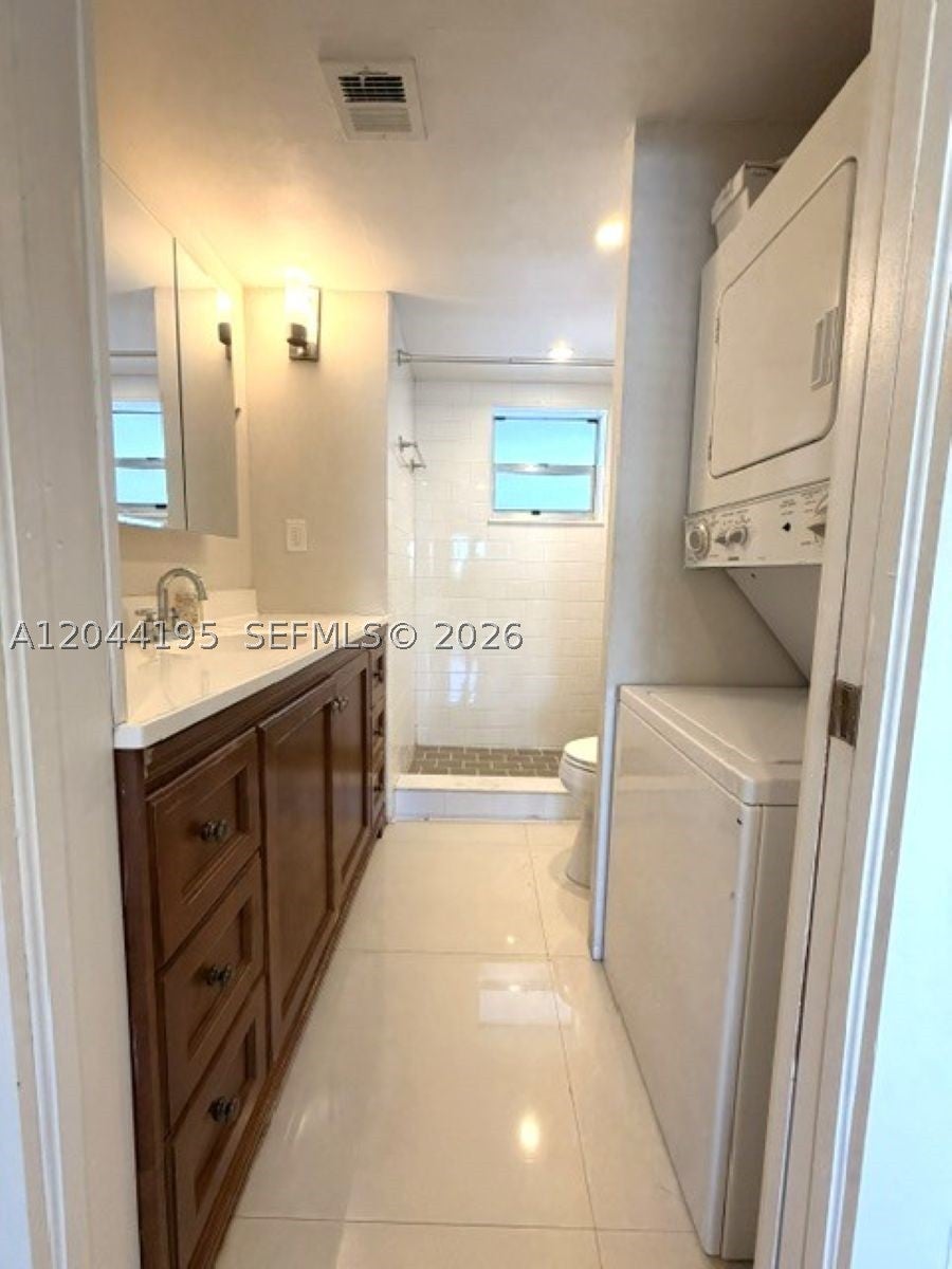 4141 Nautilus Dr 4J