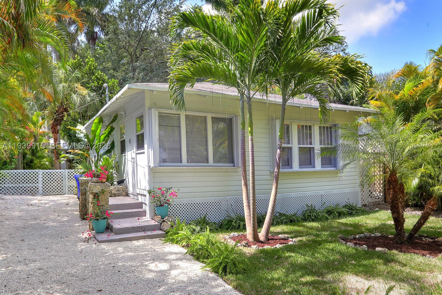 3660 Poinciana Ave