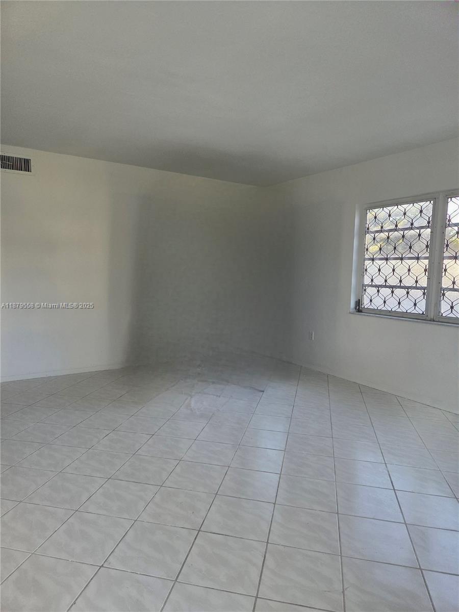 RO-MONT GARDENS ANDOVER A - Residential Lease