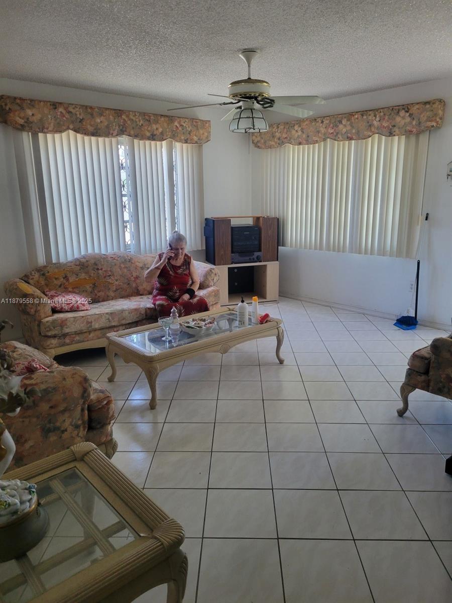 RO-MONT GARDENS ANDOVER A - Residential Lease