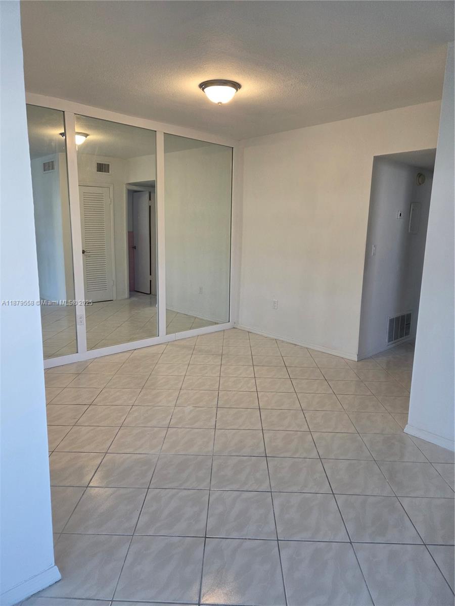 RO-MONT GARDENS ANDOVER A - Residential Lease