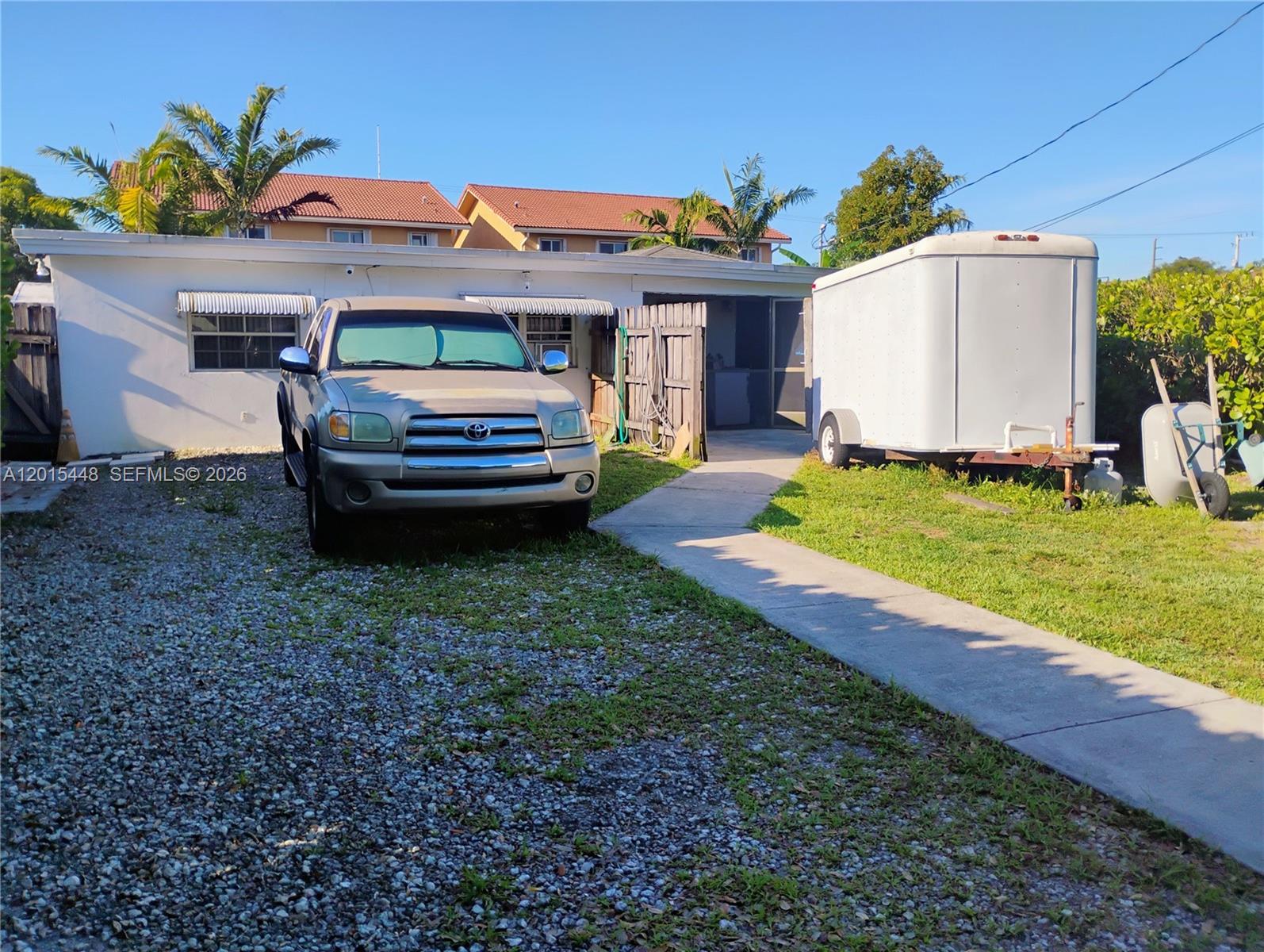 HOLLYWOOD BEACH GARDENS - Residential
