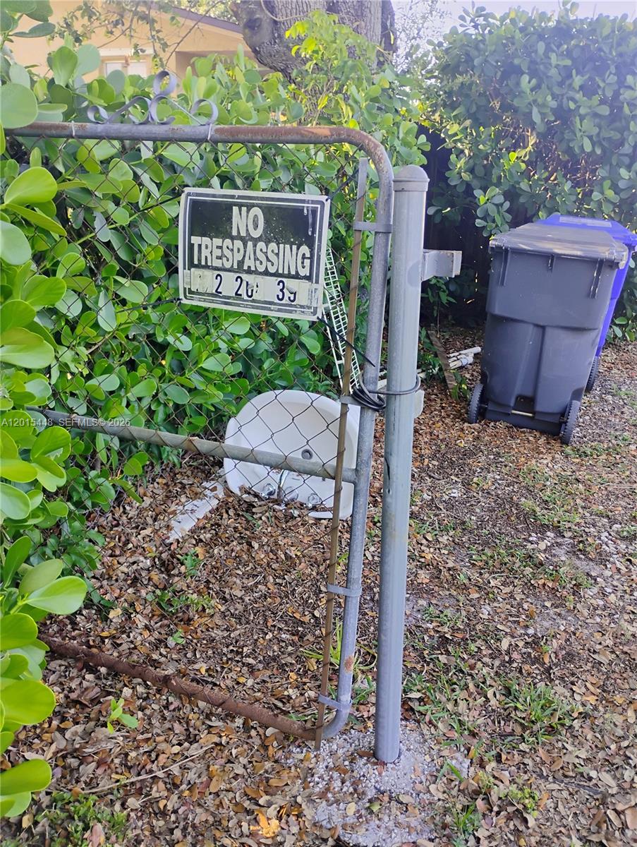 HOLLYWOOD BEACH GARDENS - Residential