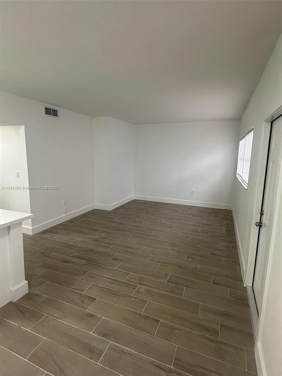 15689 SW 73rd Cir Ter 2-5