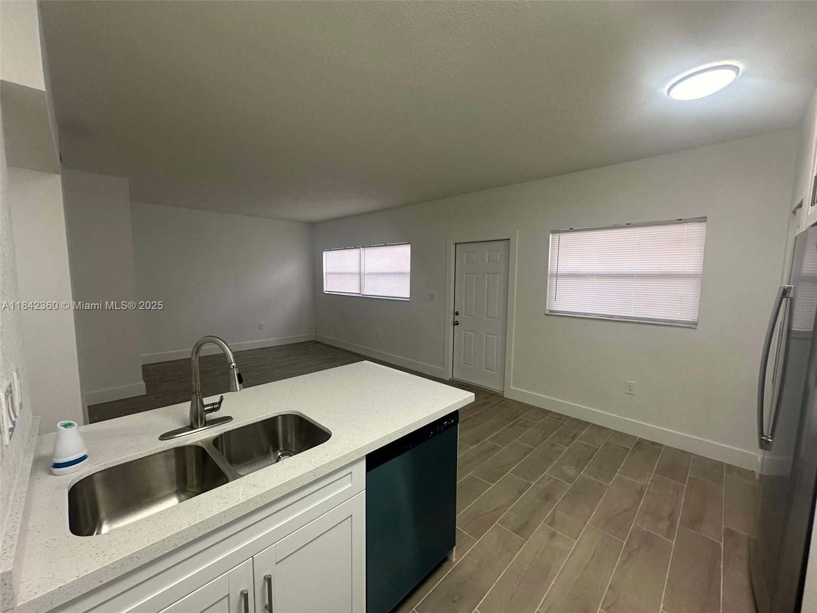 15689 SW 73rd Cir Ter 2-5