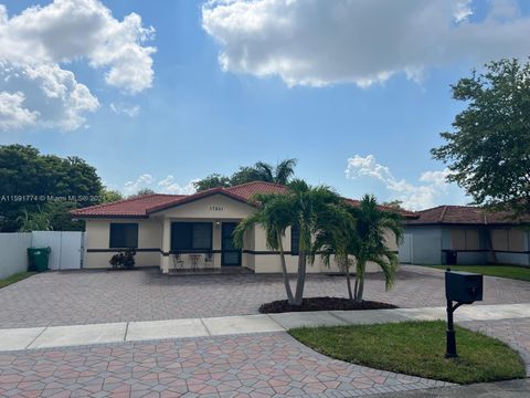 Single Family Residence in Miami FL 17801 114th Ave.jpg