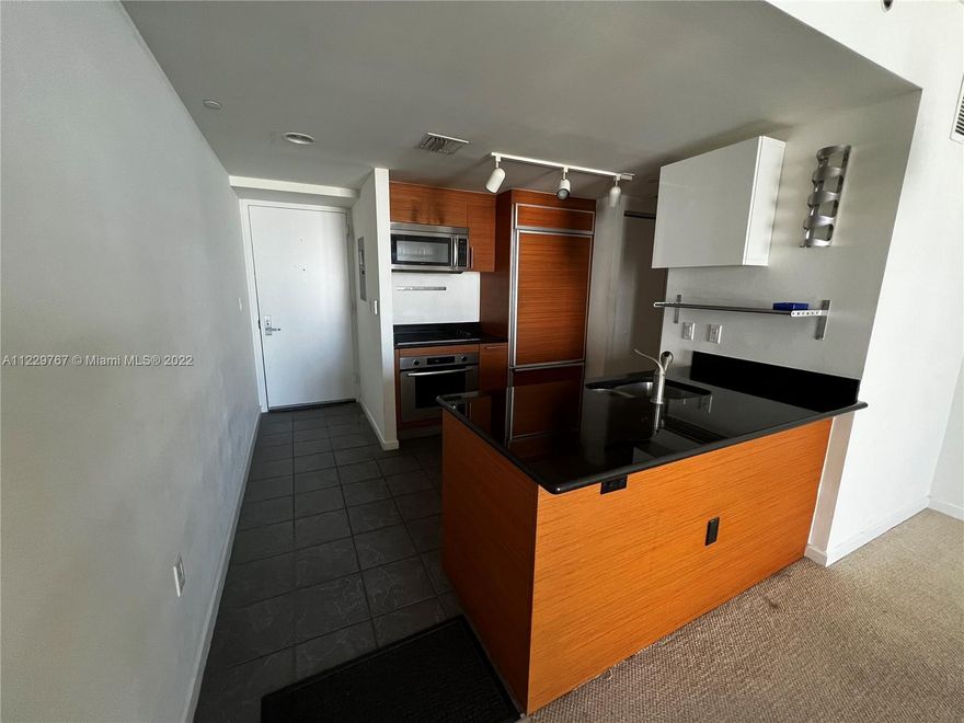 Enjoy a spectacular view of the iconic Downtown Miami Int Landmark building known as 50 Biscayne.  50 Biscayne, is one of the hottest developments in the epicenter of Downtown Miami. Unit is priced to sell, owners are motivated to sell. Best opportunity in the building to enjoy resort-style living at the lowest price. Tenant will be vacating unit 8.21.22