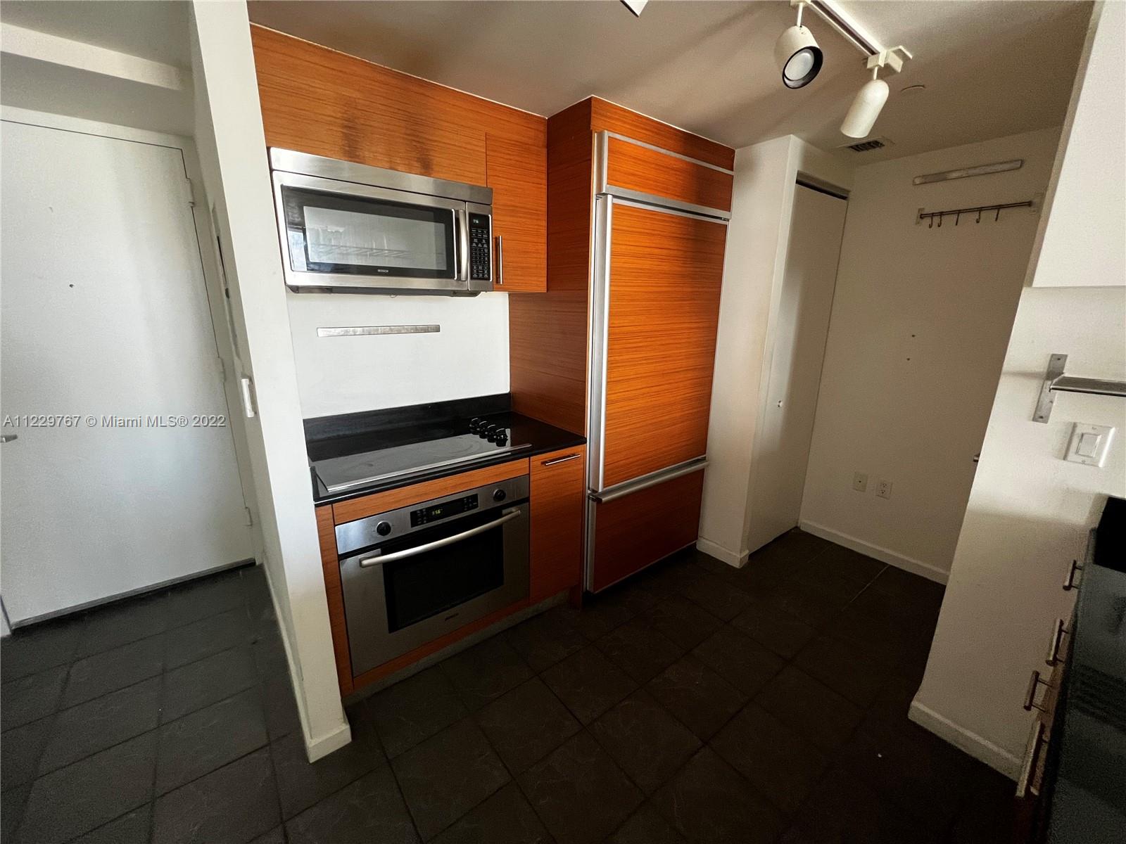 50 BISCAYNE CONDO - Residential