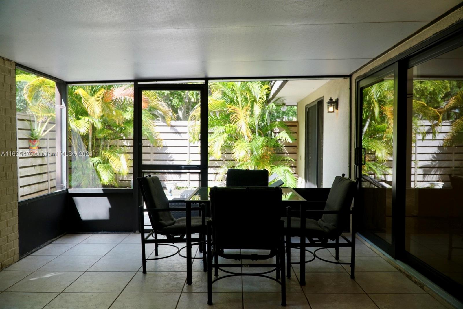 GLENWOOD TWNHS - Residential Lease