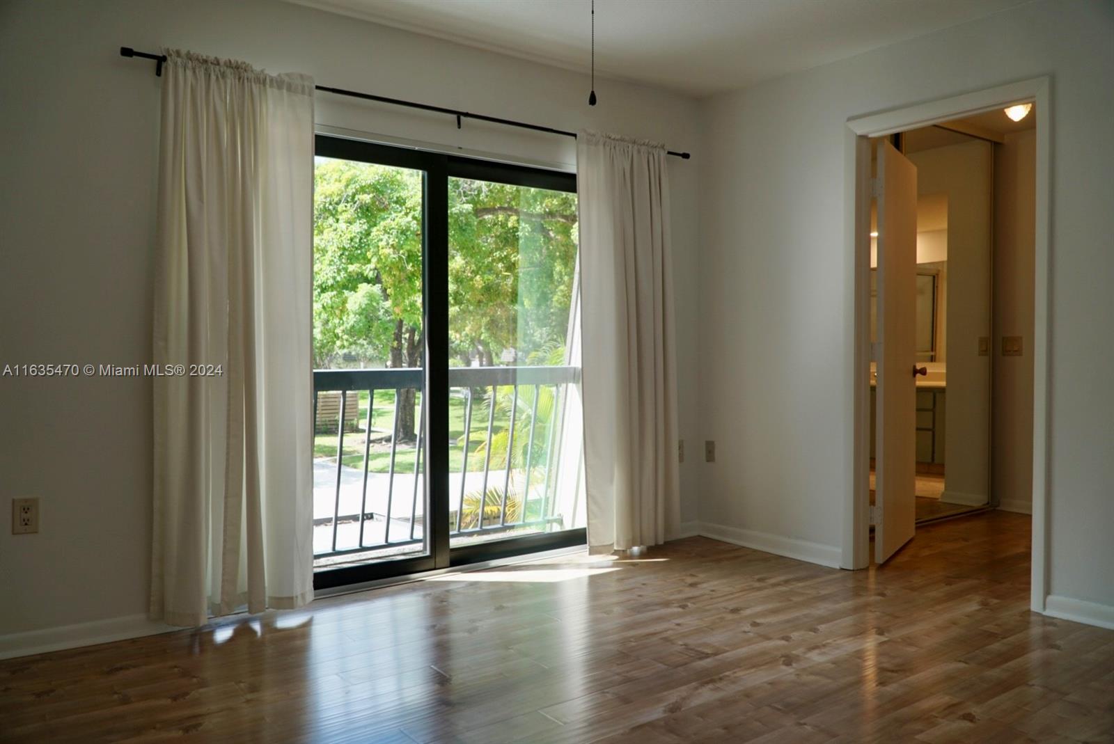 GLENWOOD TWNHS - Residential Lease
