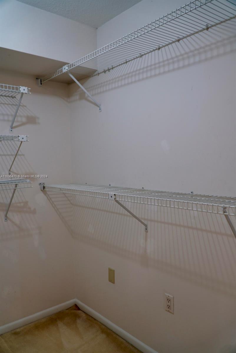 GLENWOOD TWNHS - Residential Lease