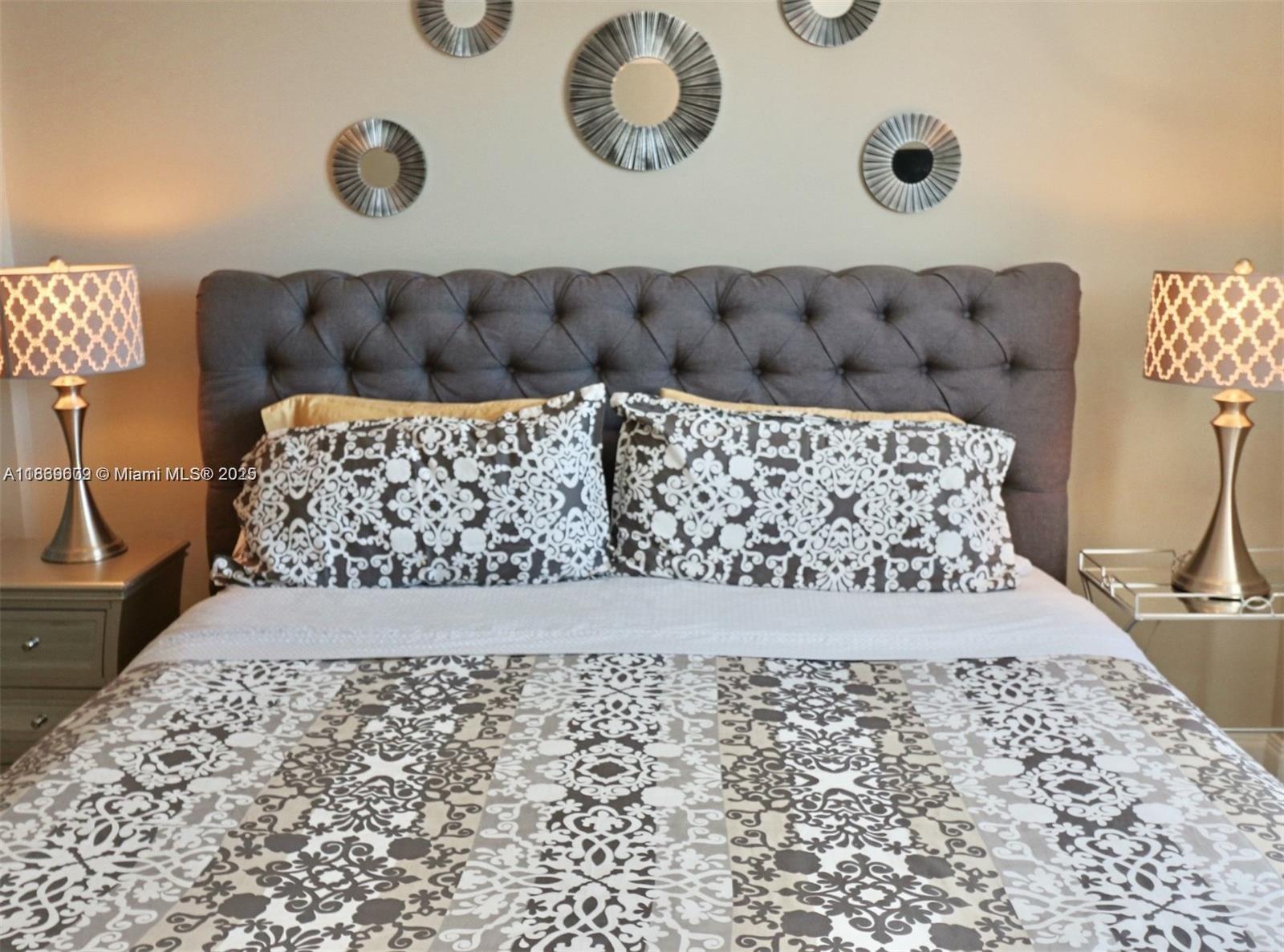 PLAZA TOWERS SOUTH CONDO - Residential