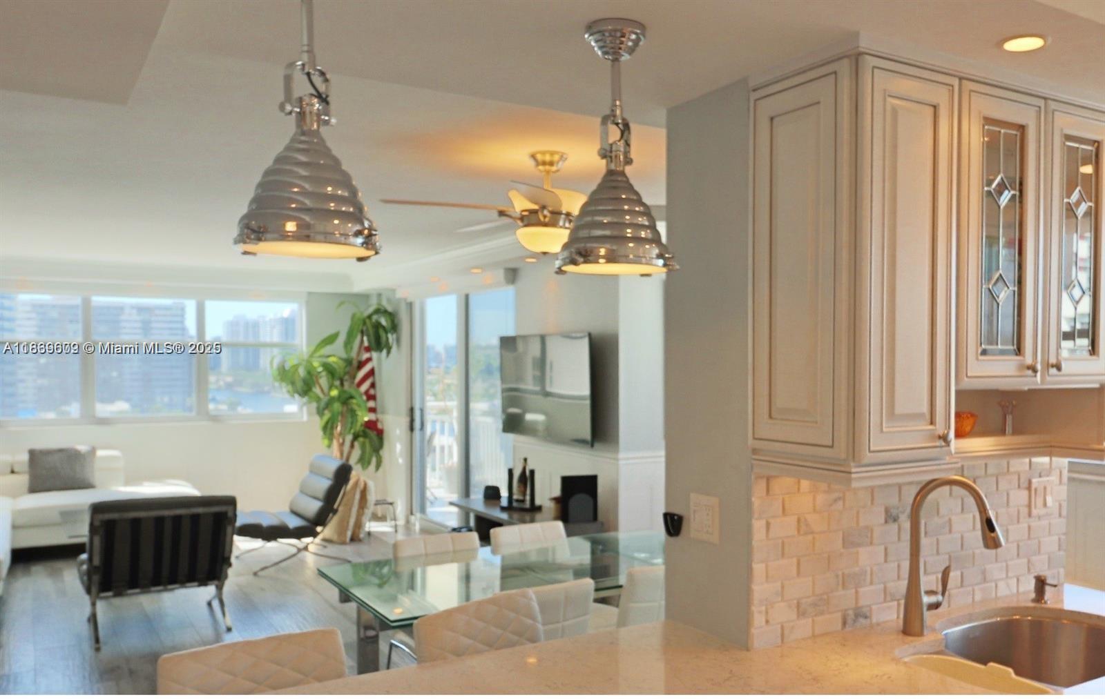 PLAZA TOWERS SOUTH CONDO - Residential