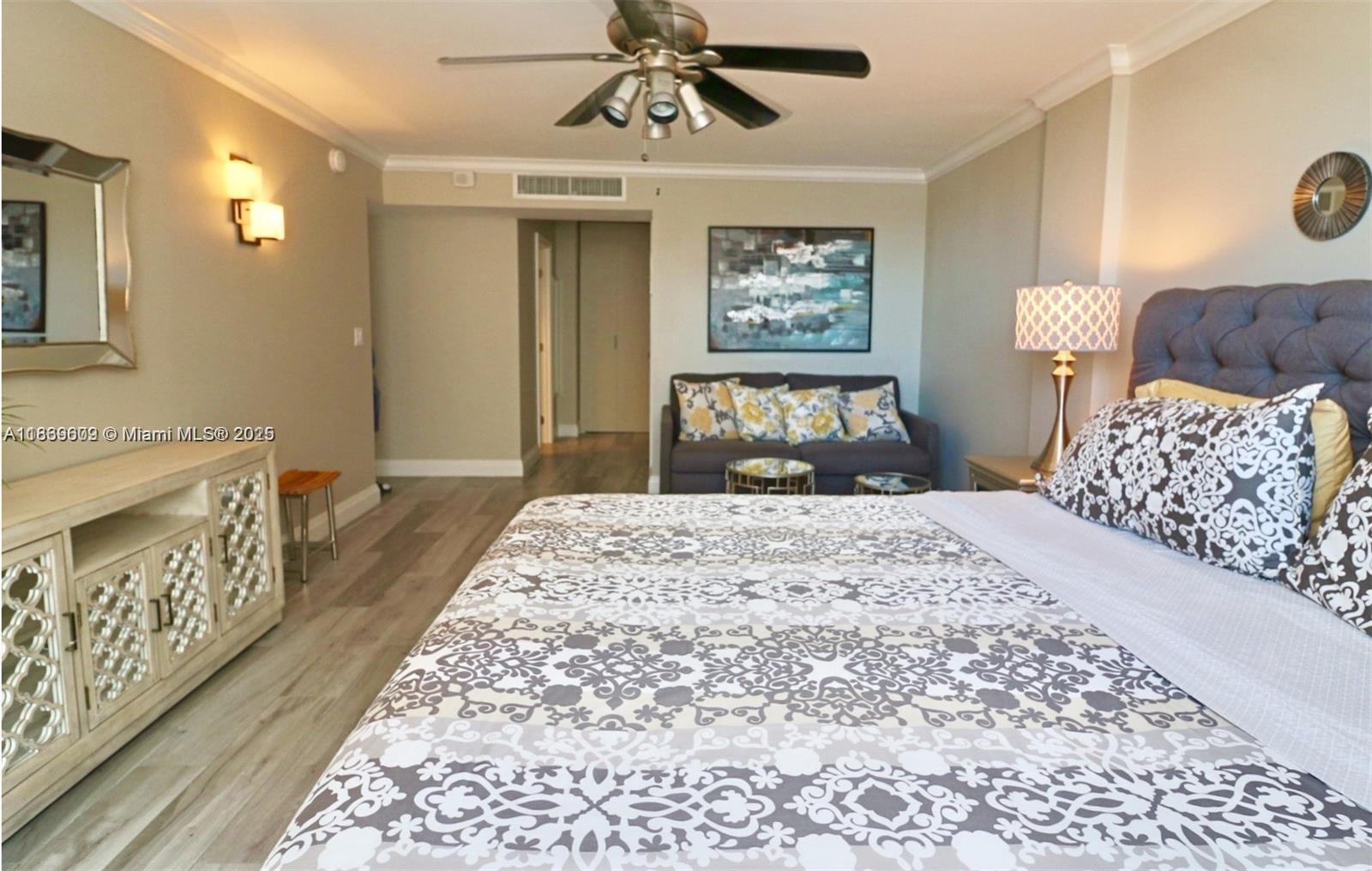 PLAZA TOWERS SOUTH CONDO - Residential