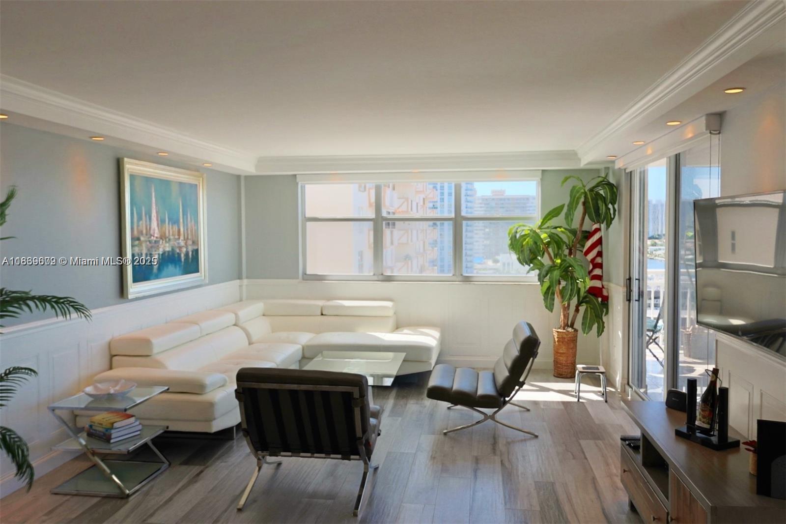 PLAZA TOWERS SOUTH CONDO - Residential